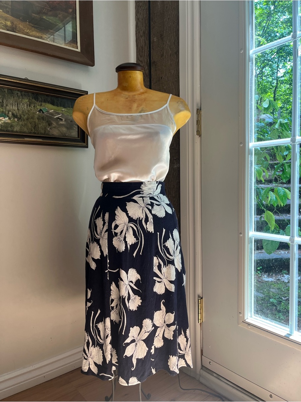 Trashy Diva Deco Daffodils navy blue and white floral skirt